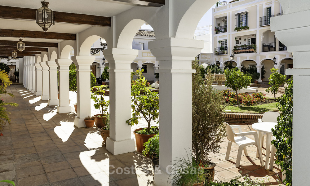 Huis te koop op loopafstand van talloze voorzieningen in het hartje van Nueva Andalucia, Marbella 67472