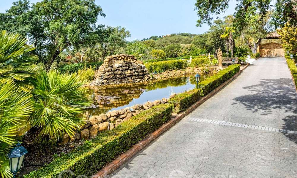 Groots, Andalusisch landgoed te koop op een verhoogde kavel van 5 hectare in de heuvels van Oost Marbella 67566