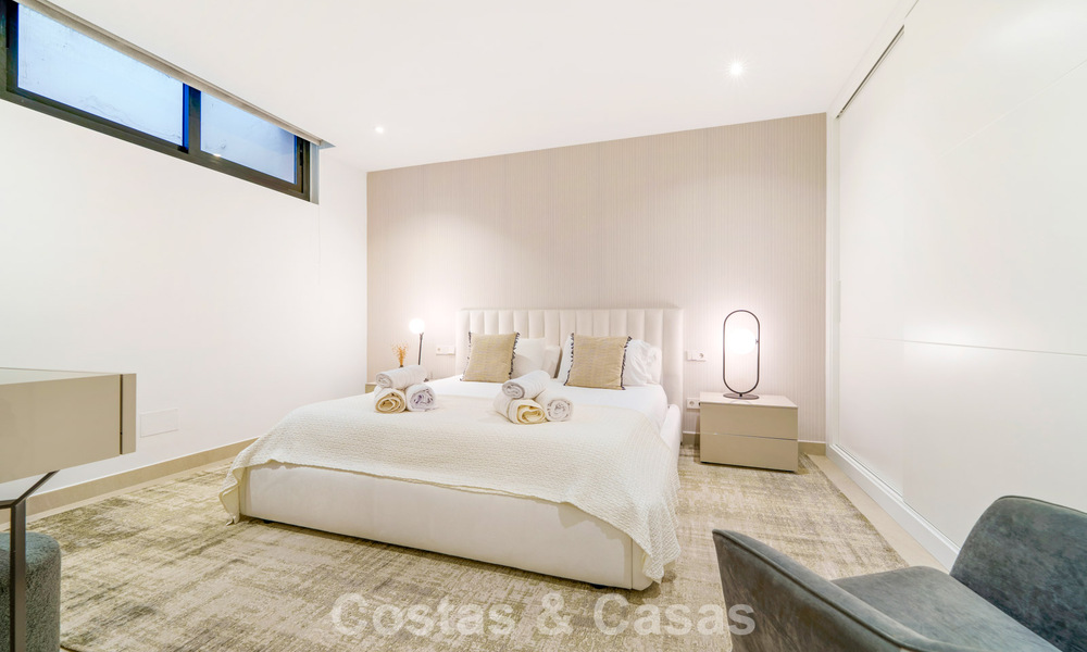 Modernistische luxevilla te koop in een exclusieve, afgeschermde woonwijk op de Golden Mile van Marbella 787630