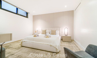 Modernistische luxevilla te koop in een exclusieve, afgeschermde woonwijk op de Golden Mile van Marbella 787630 