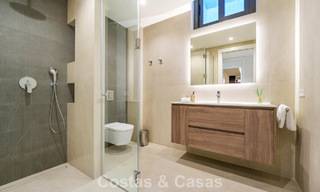 Modernistische luxevilla te koop in een exclusieve, afgeschermde woonwijk op de Golden Mile van Marbella 787631 