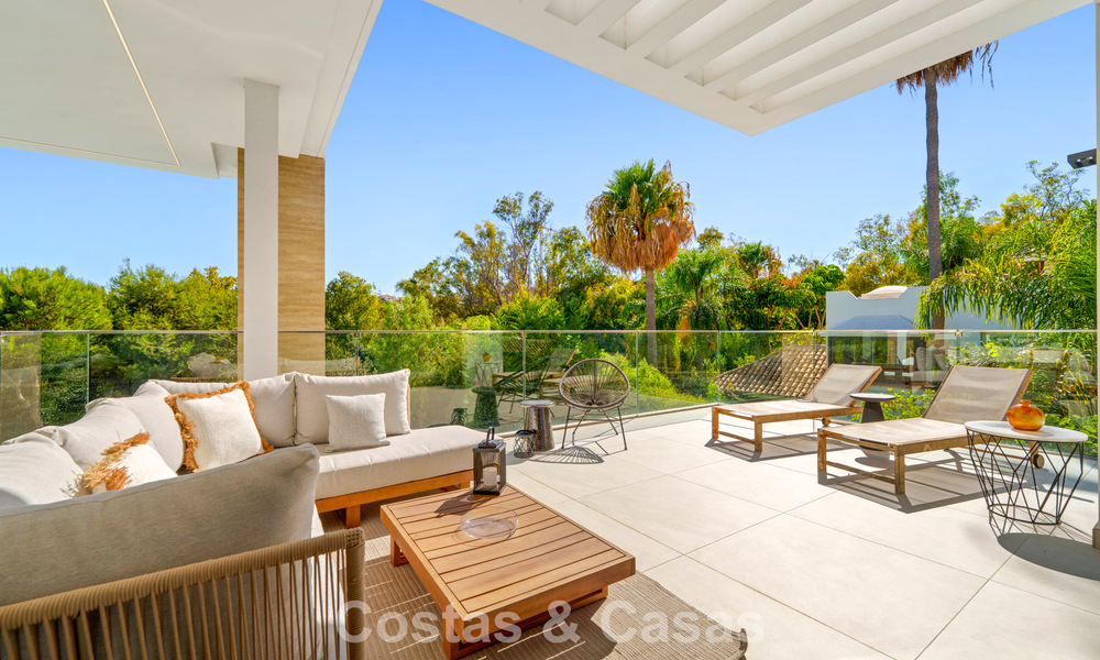 Modernistische luxevilla te koop in een exclusieve, afgeschermde woonwijk op de Golden Mile van Marbella 787648