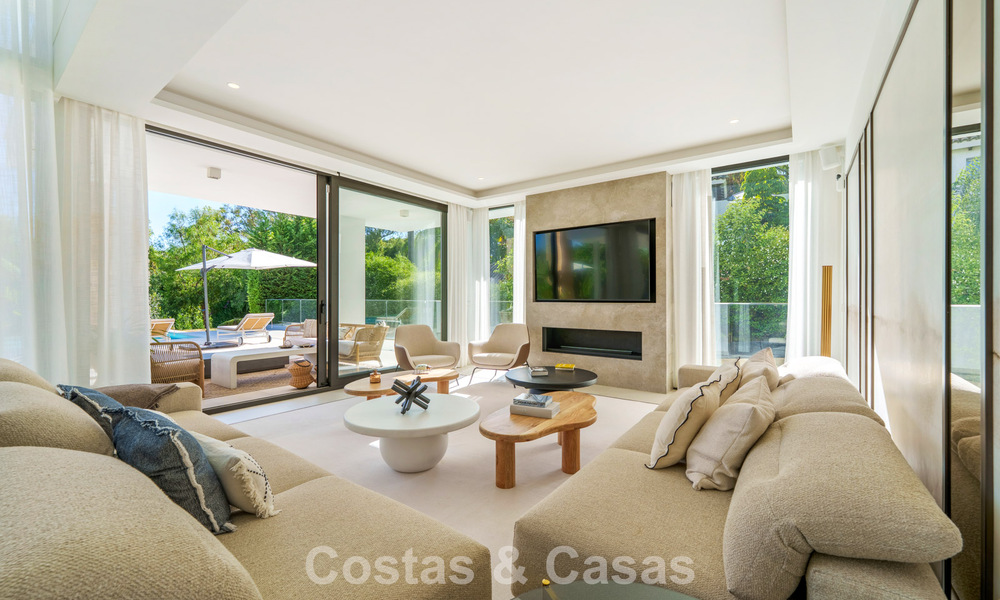Modernistische luxevilla te koop in een exclusieve, afgeschermde woonwijk op de Golden Mile van Marbella 787662