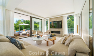 Modernistische luxevilla te koop in een exclusieve, afgeschermde woonwijk op de Golden Mile van Marbella 787662 
