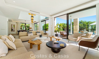 Modernistische luxevilla te koop in een exclusieve, afgeschermde woonwijk op de Golden Mile van Marbella 787664 