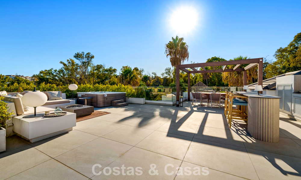 Modernistische luxevilla te koop in een exclusieve, afgeschermde woonwijk op de Golden Mile van Marbella 787672