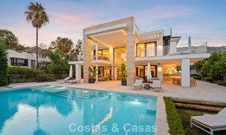 Modernistische luxevilla te koop in een exclusieve, afgeschermde woonwijk op de Golden Mile van Marbella 787675 