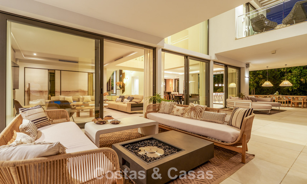 Modernistische luxevilla te koop in een exclusieve, afgeschermde woonwijk op de Golden Mile van Marbella 787677