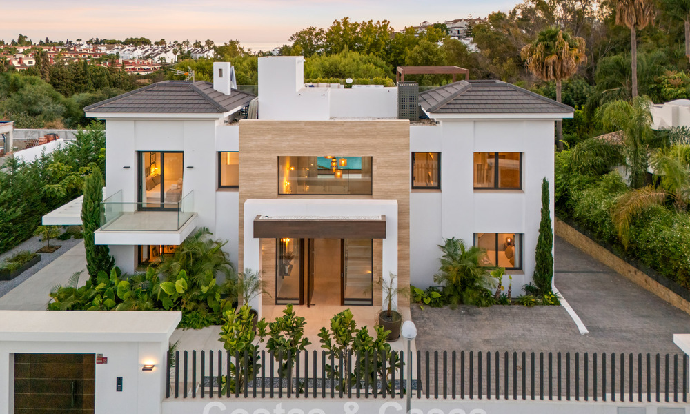 Modernistische luxevilla te koop in een exclusieve, afgeschermde woonwijk op de Golden Mile van Marbella 787683