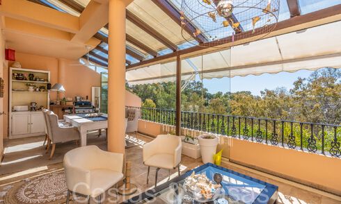 Ruim en licht duplex penthouse te koop gelegen in Nueva Andalucia, Marbella 67986