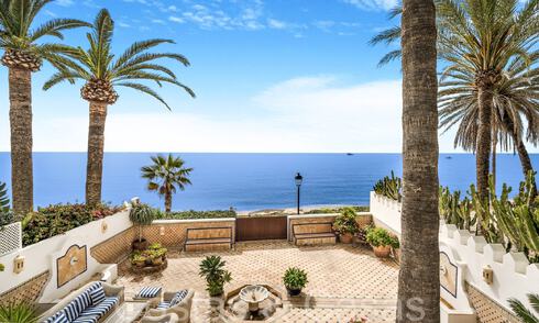 Luxevilla met open zeezicht te koop, direct aan het strand op de prestigieuze Golden Mile van Marbella 68331