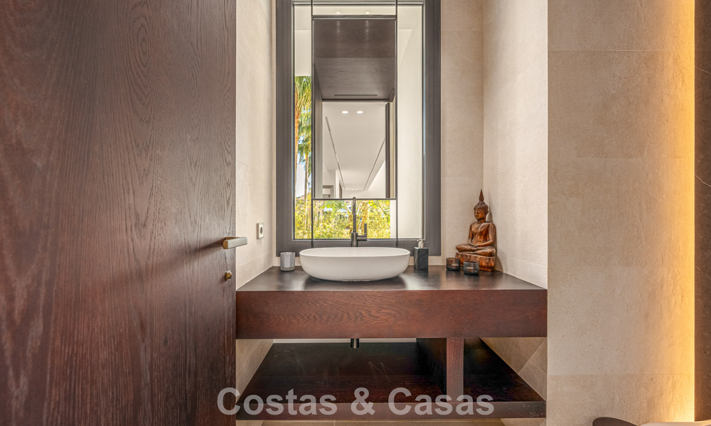 Ruime, modernistische luxevilla te koop met uitzicht op de golfbaan in Benahavis - Marbella 792494