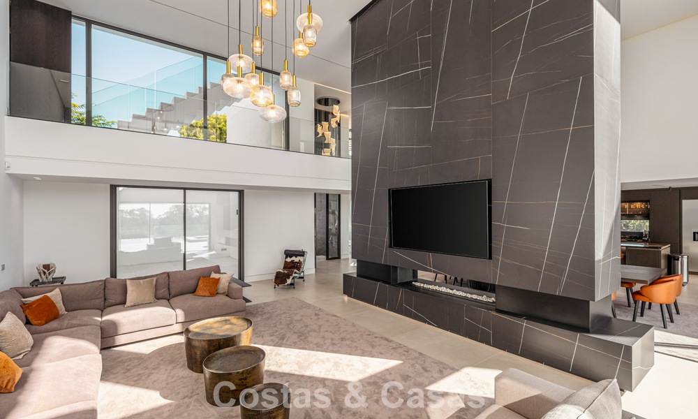 Ruime, modernistische luxevilla te koop met uitzicht op de golfbaan in Benahavis - Marbella 792497