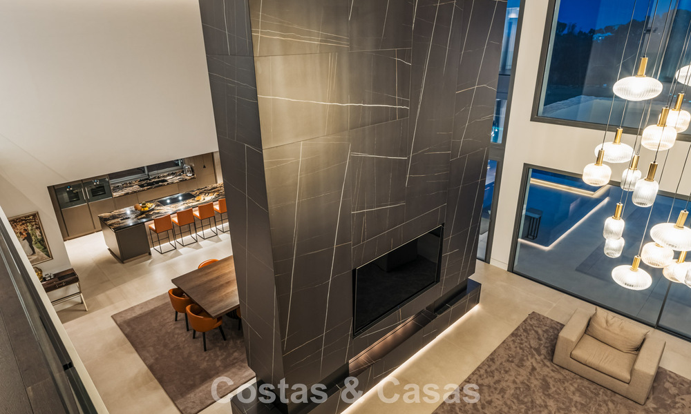 Ruime, modernistische luxevilla te koop met uitzicht op de golfbaan in Benahavis - Marbella 792533