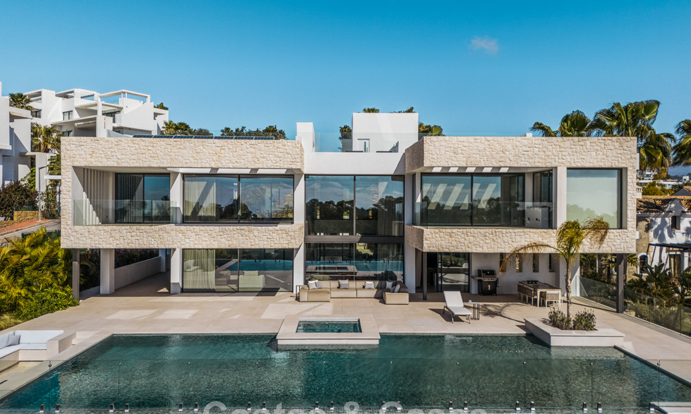 Ruime, modernistische luxevilla te koop met uitzicht op de golfbaan in Benahavis - Marbella 792544
