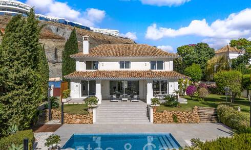 Instapklare Mediterrane luxevilla te koop, op eerstelijns golf in La Quinta, Benahavis - Marbella 68254