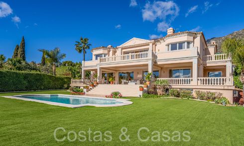 Klassieke Mediterrane villa met adembenemend zeezicht te koop in het toonaangevende Cascada de Camojan in Marbella 68500