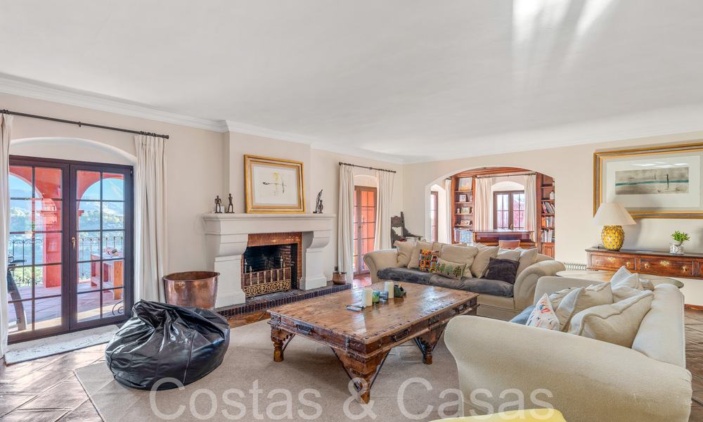 Majestueuze, Andalusische luxevilla te koop omgeven door natuur in El Madroñal, Benahavis - Marbella 68503