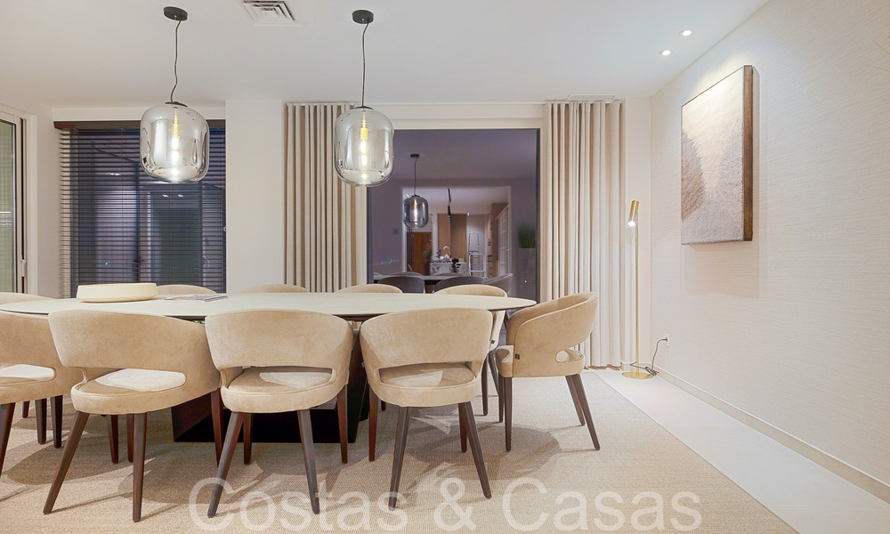 Prachtige gerenoveerde villa in eigentijdse mediterrane stijl te koop, grenzend aan de golfbaan in Benahavis - Marbella 69131