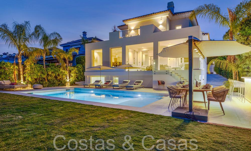 Prachtige gerenoveerde villa in eigentijdse mediterrane stijl te koop, grenzend aan de golfbaan in Benahavis - Marbella 69137