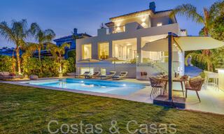 Prachtige gerenoveerde villa in eigentijdse mediterrane stijl te koop, grenzend aan de golfbaan in Benahavis - Marbella 69137 