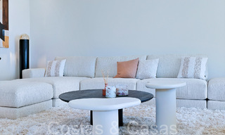 Prachtige gerenoveerde villa in eigentijdse mediterrane stijl te koop, grenzend aan de golfbaan in Benahavis - Marbella 69151 