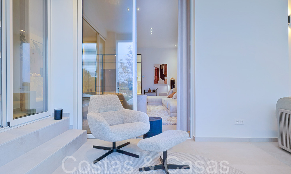 Prachtige gerenoveerde villa in eigentijdse mediterrane stijl te koop, grenzend aan de golfbaan in Benahavis - Marbella 69153