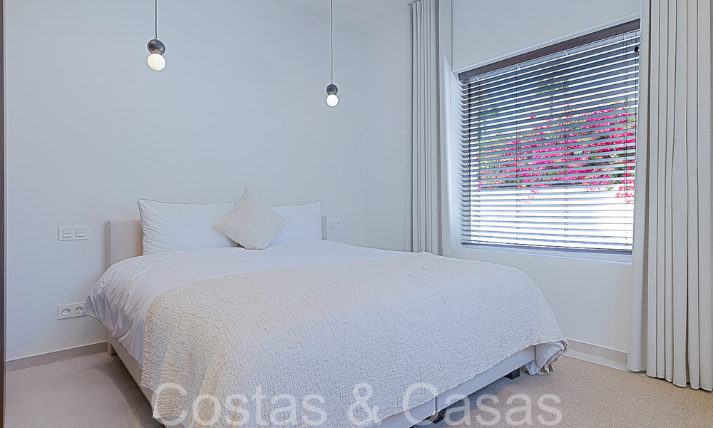 Prachtige gerenoveerde villa in eigentijdse mediterrane stijl te koop, grenzend aan de golfbaan in Benahavis - Marbella 69177