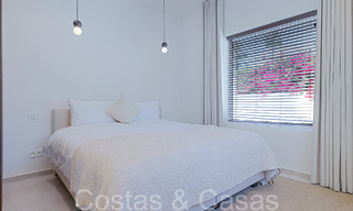 Prachtige gerenoveerde villa in eigentijdse mediterrane stijl te koop, grenzend aan de golfbaan in Benahavis - Marbella 69177 