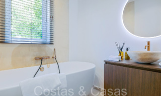 Prachtige gerenoveerde villa in eigentijdse mediterrane stijl te koop, grenzend aan de golfbaan in Benahavis - Marbella 69180 