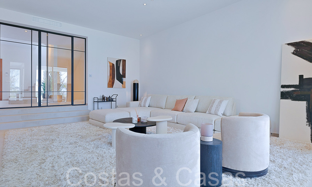 Prachtige gerenoveerde villa in eigentijdse mediterrane stijl te koop, grenzend aan de golfbaan in Benahavis - Marbella 69188