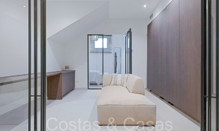 Prachtige gerenoveerde villa in eigentijdse mediterrane stijl te koop, grenzend aan de golfbaan in Benahavis - Marbella 69193 