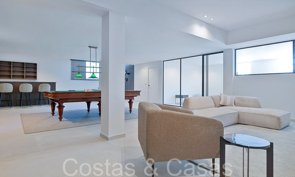 Prachtige gerenoveerde villa in eigentijdse mediterrane stijl te koop, grenzend aan de golfbaan in Benahavis - Marbella 69208