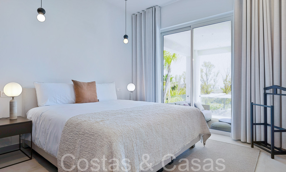 Prachtige gerenoveerde villa in eigentijdse mediterrane stijl te koop, grenzend aan de golfbaan in Benahavis - Marbella 69209