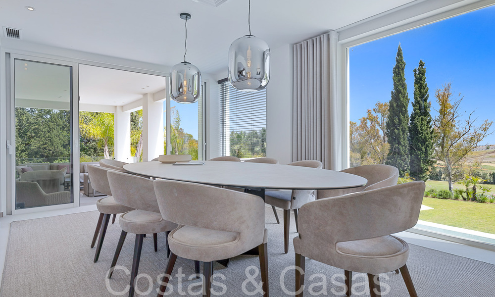 Prachtige gerenoveerde villa in eigentijdse mediterrane stijl te koop, grenzend aan de golfbaan in Benahavis - Marbella 69210