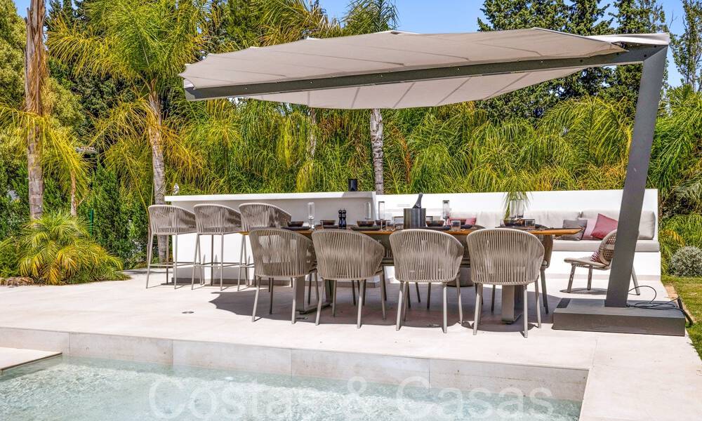 Prachtige gerenoveerde villa in eigentijdse mediterrane stijl te koop, grenzend aan de golfbaan in Benahavis - Marbella 69222