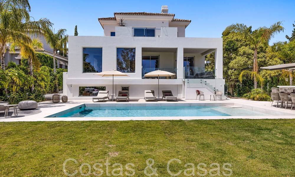Prachtige gerenoveerde villa in eigentijdse mediterrane stijl te koop, grenzend aan de golfbaan in Benahavis - Marbella 69224