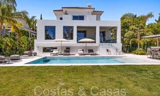 Prachtige gerenoveerde villa in eigentijdse mediterrane stijl te koop, grenzend aan de golfbaan in Benahavis - Marbella 69224 