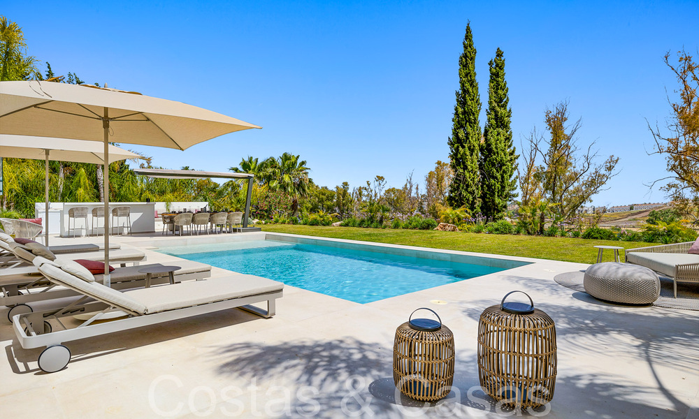 Prachtige gerenoveerde villa in eigentijdse mediterrane stijl te koop, grenzend aan de golfbaan in Benahavis - Marbella 69226