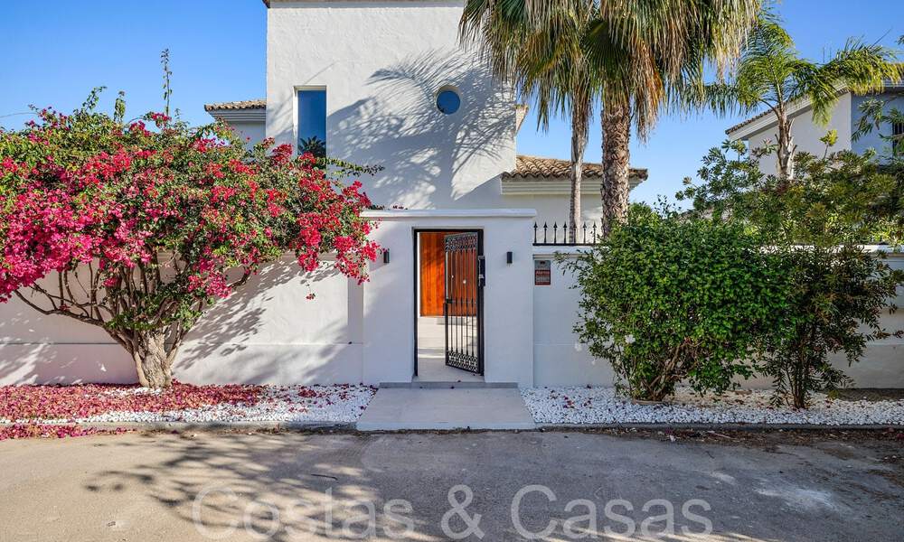 Prachtige gerenoveerde villa in eigentijdse mediterrane stijl te koop, grenzend aan de golfbaan in Benahavis - Marbella 69229