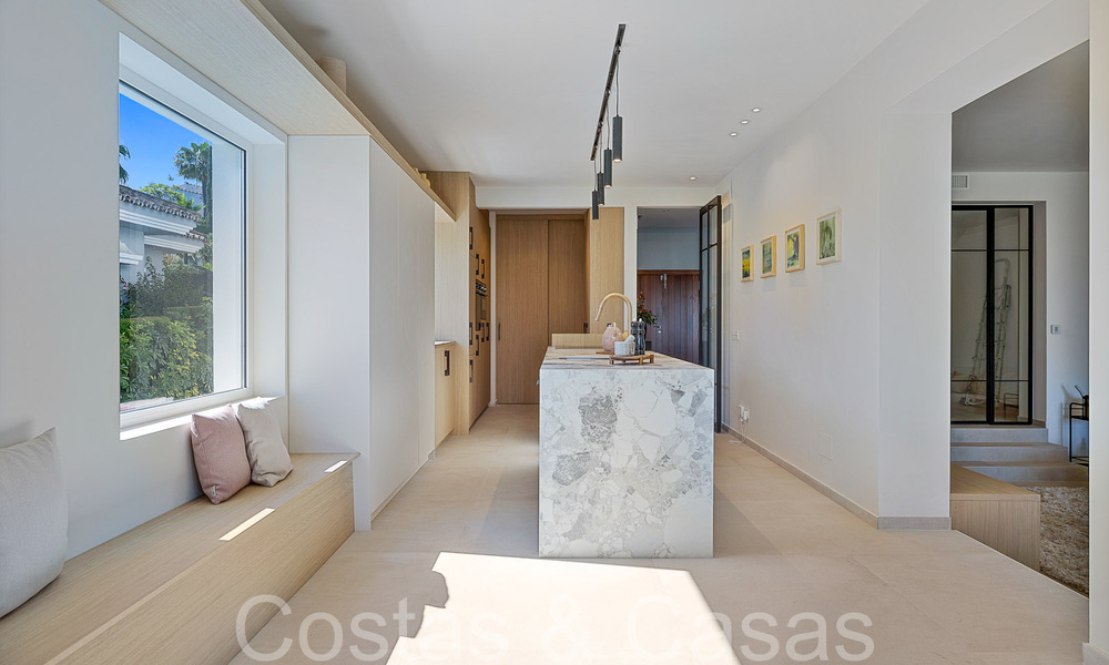Prachtige gerenoveerde villa in eigentijdse mediterrane stijl te koop, grenzend aan de golfbaan in Benahavis - Marbella 69233