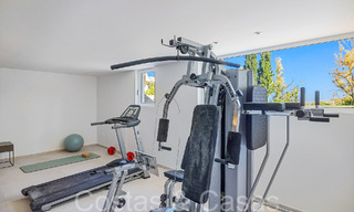 Prachtige gerenoveerde villa in eigentijdse mediterrane stijl te koop, grenzend aan de golfbaan in Benahavis - Marbella 69239 