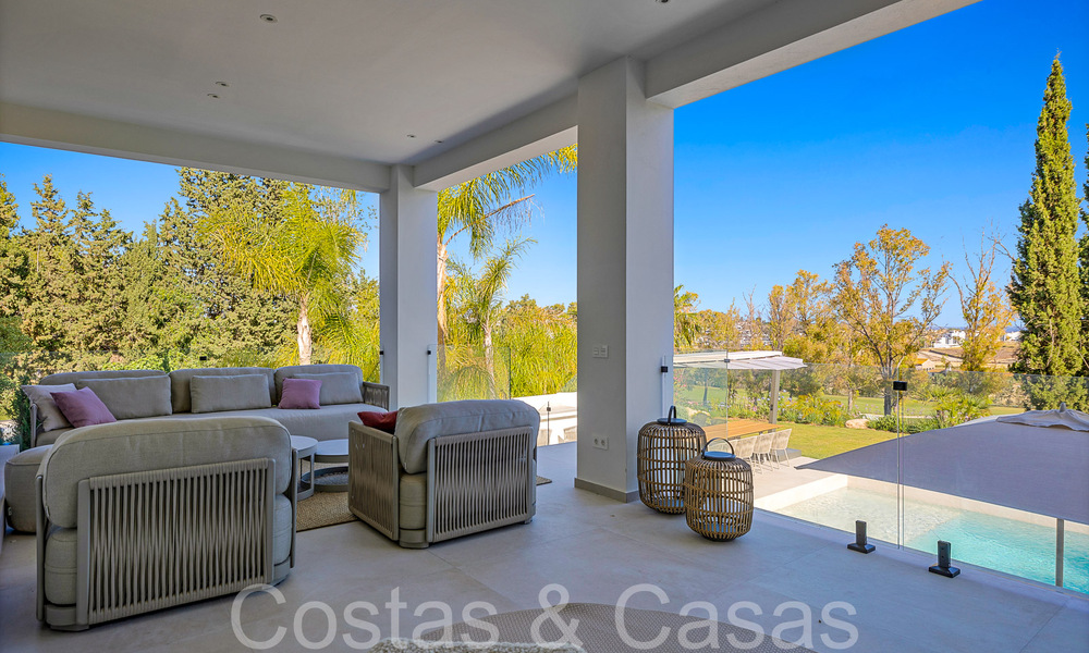 Prachtige gerenoveerde villa in eigentijdse mediterrane stijl te koop, grenzend aan de golfbaan in Benahavis - Marbella 69247