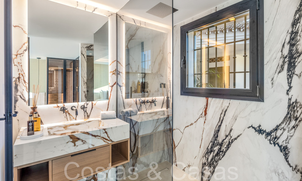 Eersteklas duplex penthouse met panoramisch zeezicht en eigen dompelbad te koop in Nueva Andalucia, Marbella 69462