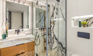 Eersteklas duplex penthouse met panoramisch zeezicht en eigen dompelbad te koop in Nueva Andalucia, Marbella 69465 