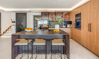 Eersteklas duplex penthouse met panoramisch zeezicht en eigen dompelbad te koop in Nueva Andalucia, Marbella 69468 