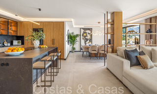 Eersteklas duplex penthouse met panoramisch zeezicht en eigen dompelbad te koop in Nueva Andalucia, Marbella 69475 