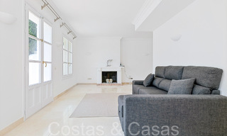 Charmant rijhuis te koop in een gated urbanisatie in de heuvels van Marbella - Benahavis 69483 