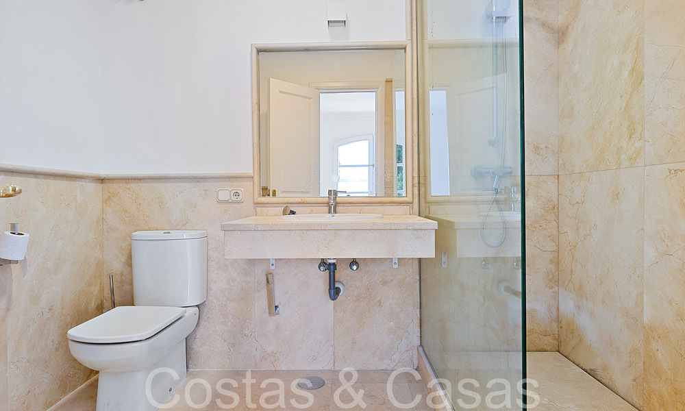 Charmant rijhuis te koop in een gated urbanisatie in de heuvels van Marbella - Benahavis 69485