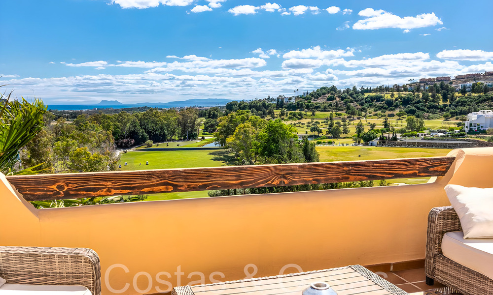 Instapklaar luxe penthouse met magnifiek uitzicht op de golfbaan en de Middellandse Zee te koop in Benahavis - Marbella 69612